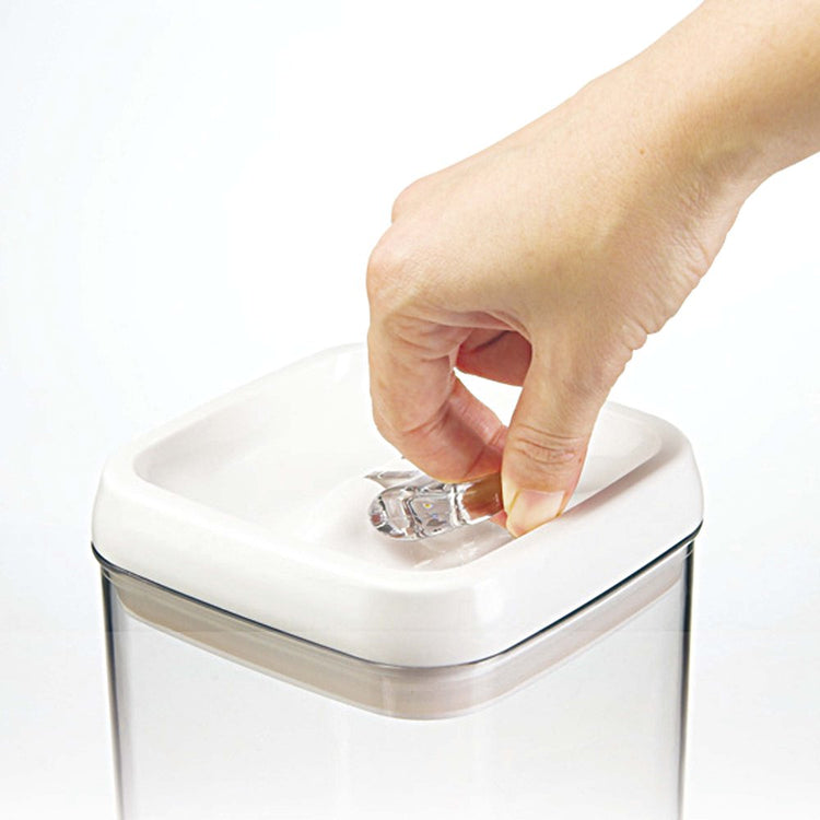 Canister 4.5 Cup Flip Tite Food Storage Container